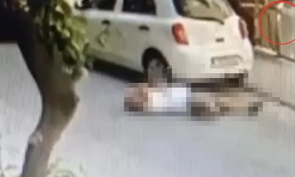 Πειραιάς: Η στιγμή της εν ψυχρώ δολοφονίας του 39χρονου από τον 68χρονο